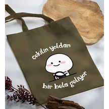 Bk Gift Bir Bela Geliyor Tasarımlı-1 Haki Kumaş Bez Çanta, Baskılı Omuz Çantası, Alışveriş Çantası, Arkadaşa Hediye Sarı