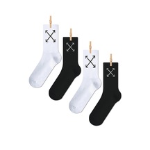 Siyah Beyaz Çarpı Desenli Dört Mevsim Unisex 4'lü Uzun Tenis Çorap Seti