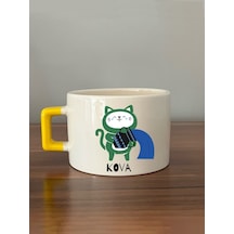 Kova Burcu Ve Onla Alakalı Komik Açıklama Baskılı Sarı Kulplu Yeşil Kedili C Kupa