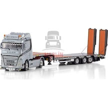 1/50 Becatrans Bv Volvo Fh5 Sleeper Cab 4x2 Semı Low Loader Wıth Ramps - 3 Axle