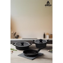 Siyah