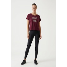 Giyim Dünyası Kadın Kiss Me Taş Baskılı Tshirt Bordo