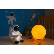 Işık Kasabası 28 Oturan Astronot Ve 3d Küre Led Gece Lambası Tabletli Astronot Sarı,beyaz .