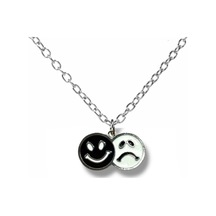 Emoji Yüz İfadeli Unisex Kolye 60 Cm Zamak Kaplama Renkli Ve Eğlenceli Figür Takı Çok renkli