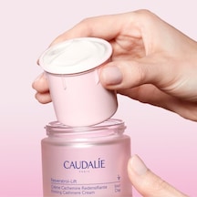 Cildin Daha Parlak Ve Daha Eşit Olmasını Sağlayan Aydınlatıcı Refill Kapsül
