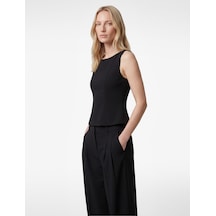 Koton Slim Fit Bisiklet Yaka Peplum Kesim Kolsuz Bluz Siyah 6sak60238pw