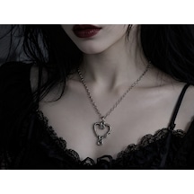 Gotik Anatomik Kalp Figürlü Metal Kolye Karanlık Stil Özel Tasarım Aksesuar Çok renkli