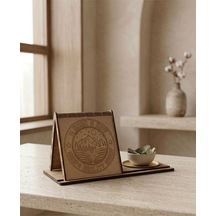 Kupa Tutuculu Üçgen Kitap Standı-a Book A Day Keeps Reality Away