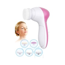 Pilli Yüz Cilt Temizleme Cihazı Siyah Nokta Peeling Fırça Seti Vücut Yüz Bakımı 5 In 1 Masaj Aleti