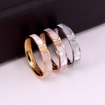 Novahub Altın Yeni Stil 2 Renkli Kakma Kabuklu Lüks Kristal Yüzük Kadın Alyans Nişan Bandı 8 Altın