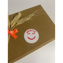 Hediye Gülen Yüz Kırmızı Yazılı Yuvarlak Yapışkanlı Etiket 4x4 Cm 120 Adet