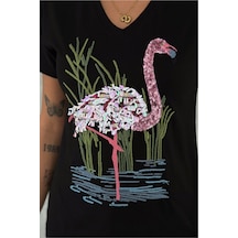 Femelle Kadın Siyah V Yaka Flamingo Pul Payet Ve Nakış İşlemeli %100 Pamuk Tişört