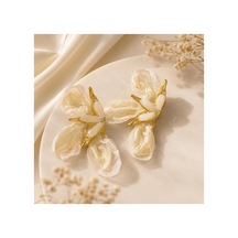 Gold Detaylı Krem Çiçek Küpe Zarif Kumaş Çiçek Model Kadın Küpe Krem - 886835895 Krem - 886835895 Krem