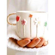 El Yapımı Bahar Çiçekleri Kabartmalı Kupa 24 Ayar Altın Dekorlu 300 Ml Mug Spring Flower Beyaz - Çok Renkli