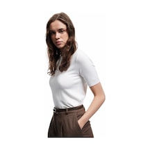 Ekru
