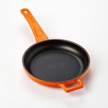 Lava Döküm Yuvarlak Kızartma Tavası Döküm Demir Yekpare Saplı Çap(Ø)16cm.
