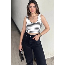 WeShaya Beyaz & Siyah Çizgili, Dar Kesim, Yuvarlak Yaka, Terletmez, Crop Bluz & Atlet Beyaz WeShaya Beyaz & Siyah Çizgili, Dar Kesim, Yuvarlak Yaka, Terletmez, Crop Bluz & Atlet Beyaz