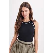 Tudors Kadın Slim Fit Dar Kesim Pamuklu Askılı Bisiklet Yaka Biyeli Siyah Crop Atlet-50980