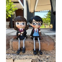 Büyücü Okulu Temalı Sallanan Bacaklı Sevimli Çift Biblo Dekoratif Masa Ve Raf Süsü