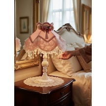 Pembe Kadife Kaplı Çiçek Dekorlu Başlık Beyaz İnci Ayaklı Klasik Prenses Model Abajur 55x25cm