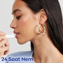 Kiraz Dudak Bakım Kremi, 24 Saat Nem, Dudak Bakımı, Kiraz Kokusu, Hafif Kırmızı Işıltı 4,8gr + Med Repair Dudak Bakım Kremi, 24 Saat Nem,doğal Yağlar İle Dudak Bakım,spf 15 4,8 Ml