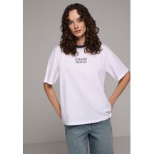Colin's Colins Oversize Fit Yuvarlak Yaka Baskılı Kadın Beyaz Kısa Kol Tişört Cl1082986 Q1.v2 Wht