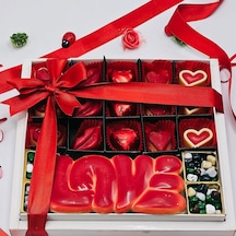Nin Chocolate Sevgililer Günü Love Figür Çikolatalı Delux Spesiyal 16'lı + Love Figür Çikolata