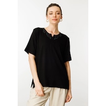 Desen Triko Kadın Açma Yaka Dantel Çiçek İşlemeli Penye T-shirt 24751 Siyah Siyah