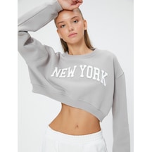 Koton Şardonlu Crop Sweatshirt Slogan Baskılı Rahat Kesim Uzun Kollu Gri 4wal10188ık Gri