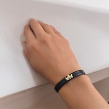 Buse İsmine Özel 14 Ayar Altın Plakalı Hakiki Siyah Derili Taç Motifli Hediye Bileklik-503isim Buse