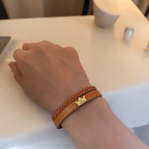 H Harfine Özel Kahverengi Derili Taç Motifli 14 Ayar Altın Plakalı Hediye Bileklik-511harf H