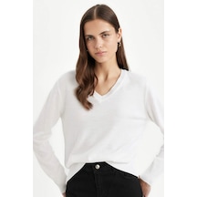 Defacto Relax Fit Yumuşak Dokulu V Yaka Basic Düz Triko Kazak C4024AX24WNER105 Ekru