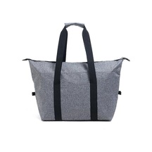 Dayanıklı Ve Pratik Yalıtımlı Soğutucu Çanta, Yiyecekleri Saatlerce Taze Tutar, Kamp, Piknik Veya Market Alışverişi İçin İdealdir, Ağır Hizmet Tipi Malzemelerle Donatılmıştır Çok Renkli Dayanıklı Ve Pratik Yalıtımlı Soğutucu Çanta, Yiyecekleri Saatlerce Taze Tutar, Kamp, Piknik Veya Market Alışverişi İçin İdealdir, Ağır Hizmet Tipi Malzemelerle Donatılmıştır Çok Renkli