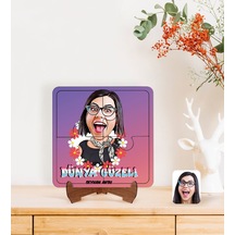 Kişiye Özel Dünya Güzeli Karikatürlü Ahşap Standlı Puzzle Çerçeve