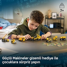42233 Güçlü Makineler 44 Parça Adet ıdır