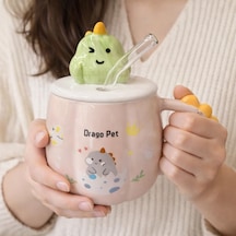 Sevimli Dinozor Figürlü Kapaklı Seramik Mug 300ml Kahve Kupası Kaşıklı Tasarım Kupa Ofis Masaüstü Kahve Bardağı Kapaklı Kupa Latte Çay Dekoratif Kahve Kupası Sevimli Kupa Dinozor Pembe Beyaz - Çok Renkli