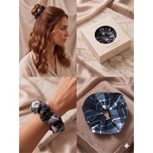 İpeksi Dokulu Ekose Desenli Kumaş Scrunchie Lastik Toka Farklı Renk Seçenekli Çok Renkli