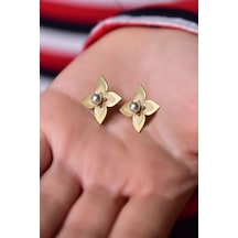 925 Ayar Gümüş Gold-Rodyum Kaplama Lilyum Çiçeği Çivili Küpe UVPTS300477-1