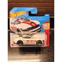 Hot Wheels 1/64 Ford Mustang Dark Horse