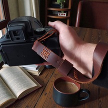 Hakiki Deri El Yapımı Fotoğraf Makinesi Bilek Askısı - 2 Cm Genişlik 2 Mm Kalınlık Kızıl Kahve Kamera Bilekliği Kahverengi