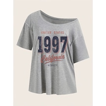 Tarzsokak Gri Kadın Düşük Omuz Kayık Yaka 1997 Baskılı Gri