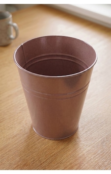 Konik Metal Saksı & Vazo - 25 Cm Dekoratif Çok Amaçlı Renkli Çiçeklik 25x23/15 Cm Gül Kurusu Konik Metal Saksı & Vazo - 25 Cm Dekoratif Çok Amaçlı Renkli Çiçeklik 25x23/15 Cm Gül Kurusu