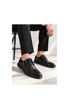 Yalçın Shoes Erkek Siyah Parlak Suni Deri Bağcıklı Klasik Ayakkabı Dokulu Ön Yüzey, Kalın Taban Damatlık Ayakkabı Siyah - 933653717 Siyah Yalçın Shoes Erkek Siyah Parlak Suni Deri Bağcıklı Klasik Ayakkabı Dokulu Ön Yüzey, Kalın Taban Damatlık Ayakkabı Siyah - 933653717 Siyah
