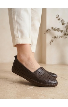 Beren Hakiki Deri Kahverengi Kadın Babet Ortopedik Taban Lazer Delikli Slip-on Comfort Ayakkabı Beren Hakiki Deri Kahverengi Kadın Babet Ortopedik Taban Lazer Delikli Slip-on Comfort Ayakkabı