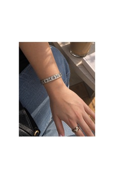 Aura Collection Maelle Gold Renkli Geometrik Desenli Çelik Kelepçe Bileklik Altın Altın