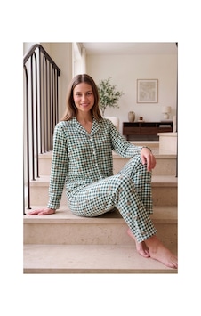Nisanca Kışlık Düğmeli Ekose Desen Yılbaşı Temalı Kadın Süet Pijama Takımı Haki Nisanca Kışlık Düğmeli Ekose Desen Yılbaşı Temalı Kadın Süet Pijama Takımı Haki