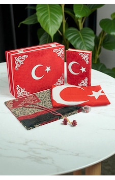Türk Bayraklı Kuranı Kerim Hediyelik Set Kadife Kutulu, Bayrak, Seccade Ve Tesbih Türk Bayraklı Kuranı Kerim Hediyelik Set Kadife Kutulu, Bayrak, Seccade Ve Tesbih