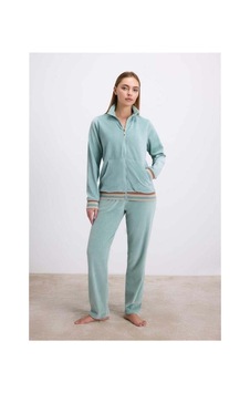 M Merc Giyim Kadife Dokulu Uzun Kollu Sweatshirt Ve Pantolon Takımı Yeşil M Merc Giyim Kadife Dokulu Uzun Kollu Sweatshirt Ve Pantolon Takımı Yeşil