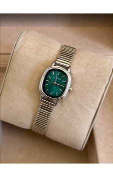 Gümüş Renk Kaplama Çelik Kordonlu Şık Vıp Model Oval Yeşil Kadranlı Kadın Saati Vintage Şıklık Gümüş Gümüş Renk Kaplama Çelik Kordonlu Şık Vıp Model Oval Yeşil Kadranlı Kadın Saati Vintage Şıklık Gümüş