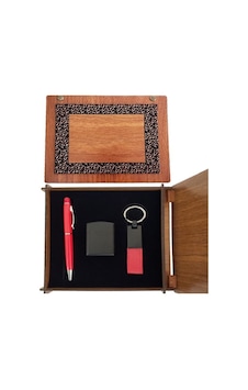 Ahşap Kutulu Kırmızı Kalem Anahtarlık Ve Çakmak Set 37664006
